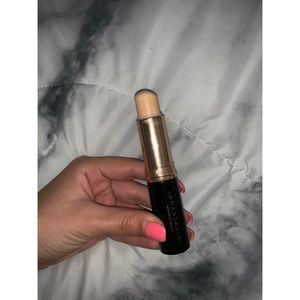 Anastasia Beverley Hills stock foundation